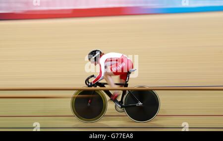 Victoria Williamson d'Angleterre pendant le procès de 500 m de Womens au vélodrome Sir Chris Hoy pendant les Jeux du Commonwealth de 2014 à Glasgow. Banque D'Images