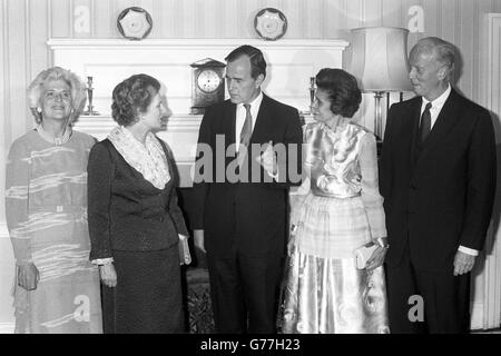 La politique américaine - George HW Bush - Downing Street, Londres Banque D'Images