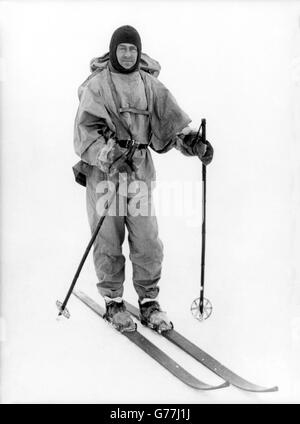 Le Capitaine Robert Falcon Scott en skis au cours de l'expédition Terra Nova (British Antarctic Expedition) de 1910-1913. Banque D'Images