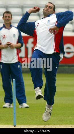 Richard Johnson, en Angleterre, s'entraîne avant le match d'essai de jeudi contre le Zimbabwe au Riverside. Banque D'Images