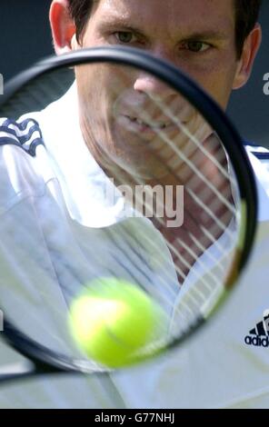 Henman v Llodra Wimbledon 2003 Banque D'Images