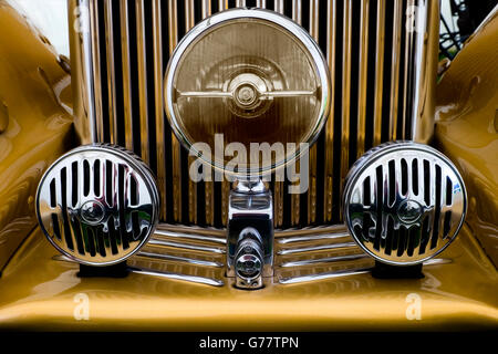 Avant de calandre Rolls Royce et lampes avec un subtil effet peinture à l'huile Banque D'Images