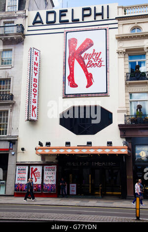 Adelphi Theatre, The Strand, London, UK. Au cours d'une production de la comédie musicale "Kinky Boots". Banque D'Images