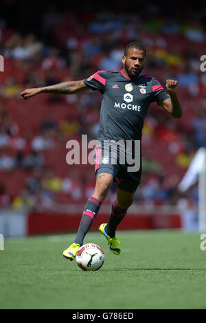 Soccer - 2014 Unis Cup - SL Benfica v Valencia CF - Emirates Stadium Banque D'Images