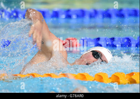 Robbie Renwick, en Écosse, en action dans le Freestyle masculin de 400m au centre de natation international de Tollcross lors des Jeux du Commonwealth de 2014 à Glasgow. Banque D'Images