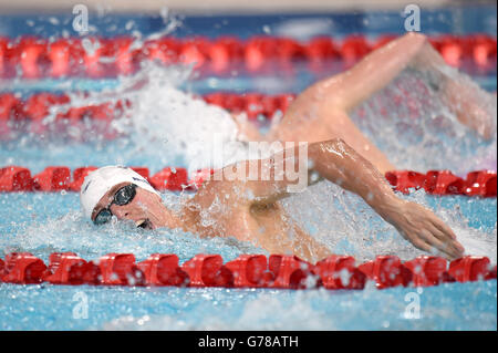 Robbie Renwick, en Écosse, en action dans le Freestyle masculin de 400m au centre de natation international de Tollcross lors des Jeux du Commonwealth de 2014 à Glasgow. Banque D'Images