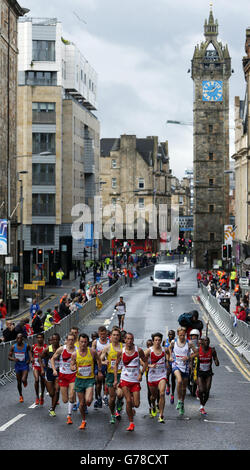 Le marathon masculin, qui traverse les routes de Glasgow lors des Jeux du Commonwealth de 2014 à Glasgow. Photo de Danny Lawson Banque D'Images