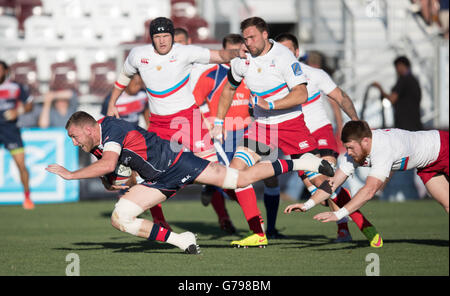 Sacramento, Californie, USA. 25 Juin, 2016. USA'S JAMES KING (4) augmente le champ pendant l'USA Rugby Match série d'été entre les USA et la Russie au champ Bonney à Sacramento, CA Crédit : Jeff Mulvihill Jr/ZUMA/Alamy Fil Live News Banque D'Images