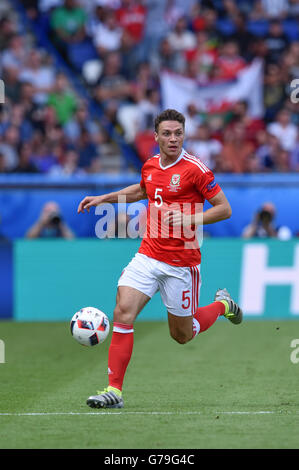 James Chester (Pays de Galles) ; le 25 juin 2016- : Football UEFA Euro 2016, Tour de France 16, le Pays de Galles 1-0 Irlande du Nord à Stade Parc des Princes, Paris, France. © aicfoto/AFLO/Alamy Live News Banque D'Images