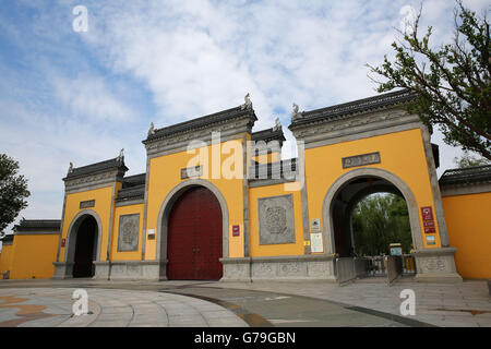 Suzhou, Suzhou, CHN. 25 Juin, 2016. Suzhou, Chine - 25 juin 2016 : (usage éditorial uniquement. Chine OUT) situé à l'Hotel peninsula à Suzhou Industrial Park, Jiangsu Province, Chongyuan Temple est un temple bouddhiste construit en 503 sous le règne de l'Empereur Tianjian, Liangwudi avec une histoire de 1 504 ans. Le temple a été contemporaine de Hanshan Temple, Temple Lingyan Temple, et Baosheng. Il possède le plus grand et le plus lourd au-dessus de l'eau de piscine Guanyin (déesse de la miséricorde) Pavillon de la Chine. © SIPA Asie/ZUMA/Alamy Fil Live News Banque D'Images