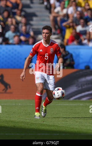 James Chester (Pays de Galles) ; le 25 juin 2016- : Football UEFA Euro 2016, Tour de France 16, le Pays de Galles 1-0 Irlande du Nord à Stade Parc des Princes, Paris, France. © aicfoto/AFLO/Alamy Live News Banque D'Images