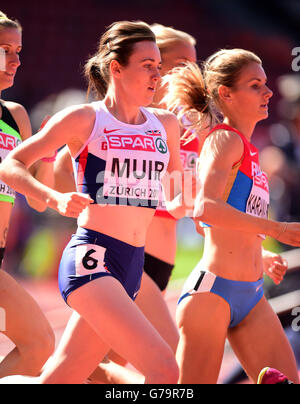 Laura Muir, de Grande-Bretagne, participe au 1500m Round 1 féminin, lors du premier jour des Championnats d'athlétisme européens 2014 au stade Letzigrund, à Zurich. Banque D'Images