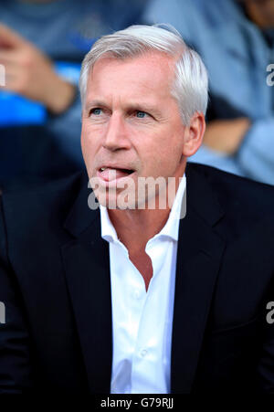 Football - pré-saison amical - Huddersfield Town / Newcastle United - Stade John Smith. Alan Pardew, directeur de Newcastle United Banque D'Images