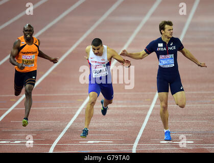 Adam Gemili (au centre), en Grande-Bretagne, remporte la finale masculine de 200 m au cours du quatrième jour des Championnats d'athlétisme européens 2014 au stade Letzigrund, à Zurich. Banque D'Images