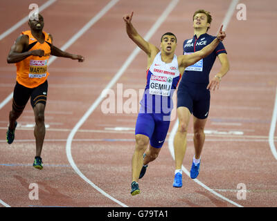 Adam Gemili (au centre), en Grande-Bretagne, remporte la finale masculine de 200 m au cours du quatrième jour des Championnats d'athlétisme européens 2014 au stade Letzigrund, à Zurich. Banque D'Images