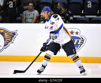 Hockey sur glace - Rapid Solicitors Elite Ice Hockey League - 2014 Play offs - Third place Off - Braehead Clan v Fife Flyers. Alllan Anderson, Fife Flyers Banque D'Images