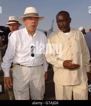 Jack Straw - Visite du Camp de Réfugiés Banque D'Images