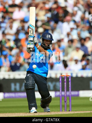 Cricket - Royal London One Day International Series - quatrième ODI - Angleterre / Inde - Edgbaston.Moeen Ali d'Angleterre battait pendant la quatrième journée internationale à Edgbaston, Birmingham. Banque D'Images