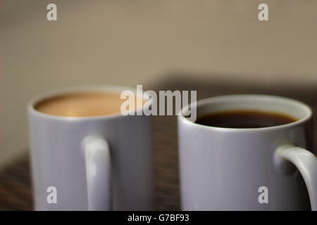 Photographie d'une paire de tasses de café Banque D'Images