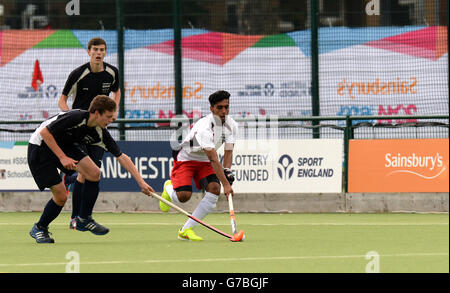 Sport - Sainsbury's 2014 School Games - troisième jour - Manchester.Action des Scotland Boys et des England Blue Boys dans le Hockey aux Sainsbury's School Games 2014, Armitage site, Manchester. Banque D'Images