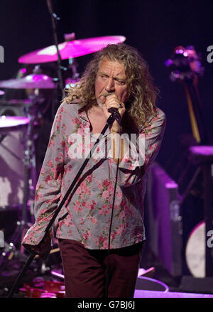 ITunes Festival 2014 - Londres.Robert Plant se produit sur scène au festival iTunes au Roundhouse de Londres. Banque D'Images