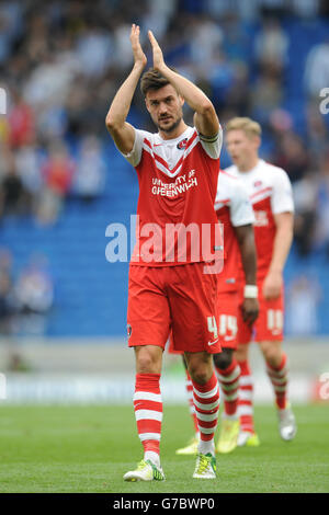 Johnnie Jackson, capitaine de Charlton Athletic, applaudit le soutien aux voyageurs Banque D'Images