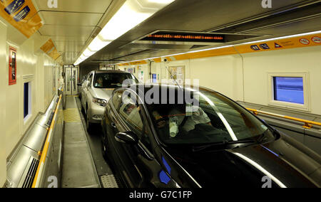 Une image de stock générique à l'intérieur du chariot d'un train Eurotunnel qui part de Calais, en France, pour Folkestone, dans le Kent. Banque D'Images