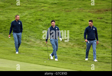 Rory McIlroy en Europe, Sergio Garcia (à gauche) et Martin Kaymer (à droite) lors d'une séance d'entraînement au terrain de golf Gleneagles, dans le Perthshire. Banque D'Images