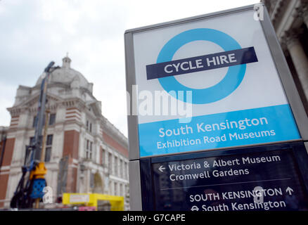 Stock location cycle Londres.Vue générale d'un panneau pour le programme de location de vélos de Londres à South Kensington sur Exhibition Road. Banque D'Images