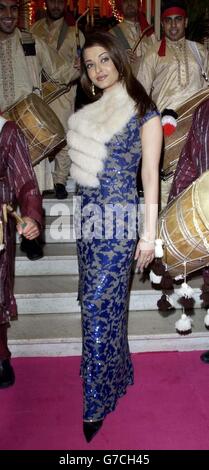 La star du film Aishwarya Rai arrive pour la première mondiale de Bride & Prejures au London Palladium, Argyll Street dans le centre de Londres. Banque D'Images