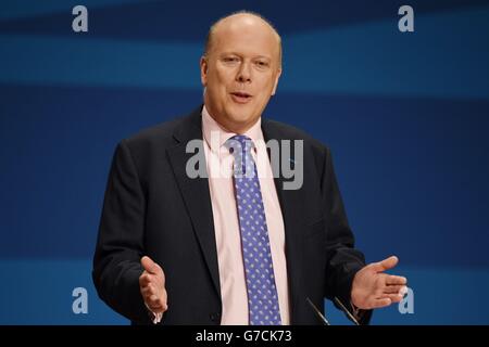 Le secrétaire à la Justice, Chris Grayling, lors de son discours devant les délégués à la conférence annuelle du Parti conservateur au Centre international des congrès de Birmingham. Banque D'Images