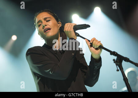 ITunes Festival 2014 - Londres.Jessie Ware se présentant au Roundhouse de Camden, dans le nord de Londres, dans le cadre du festival iTunes. Banque D'Images