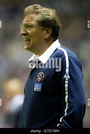 Sheffield United Manager Neil Warnock pendant le match contre Leicester City , pendant le match de Coca Cola Championship au stade Walkers, Leicester. Banque D'Images