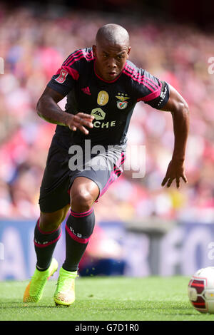 Soccer - 2014 Unis Cup - SL Benfica v Valencia CF - Emirates Stadium Banque D'Images