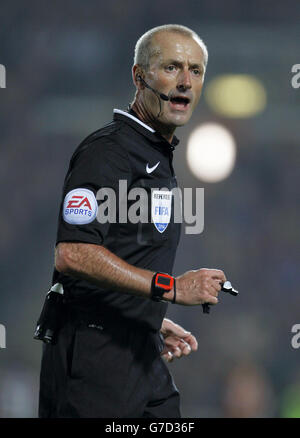 Soccer - Barclays Premier League - Hull City v West Ham United - KC Stadium. Martin Atkinson, arbitre Banque D'Images