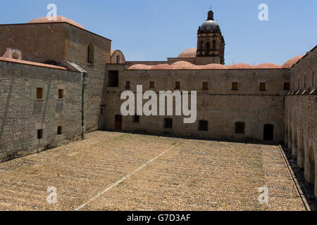 Vue générale de l'ex-Convento de Santo Domingo le 3 avril 2015 à Oaxaca, au Mexique. Banque D'Images