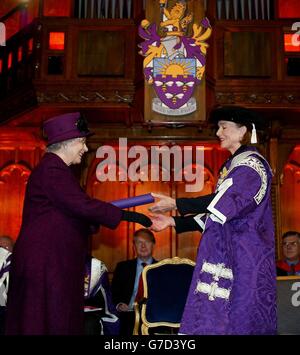 Queen & Anna Ford Université de Manchester Banque D'Images