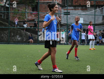 Rio de Janeiro, Brésil vues de la vie quotidienne à Rocinha Favela avec le tournoi de football féminin Banque D'Images