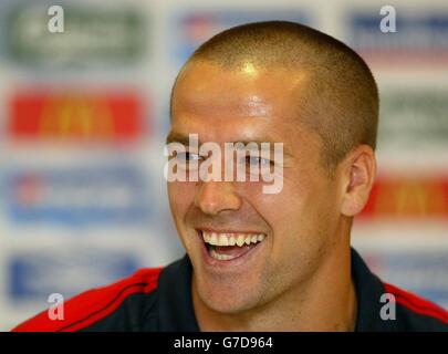 Michael Owen, de l'Angleterre, lors d'une conférence de presse à Old Trafford, Manchester, avant leurs matchs contre le pays de Galles, samedi, et Azerbaïdjan, mercredi semaine. Banque D'Images