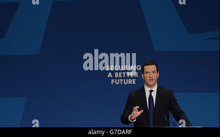 Le chancelier George Osborne prononcera son discours d’ouverture à la conférence du Parti conservateur au Centre international des congrès de Birmingham. Banque D'Images