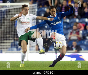 Soccer - Scottish Championship - Rangers v Hibernian - Ibrox.Rangers Bilel Mohsni (à droite) et Jason Cummings (à gauche) de Hibernian lors du match de championnat écossais au stade Ibrox, à Glasgow. Banque D'Images