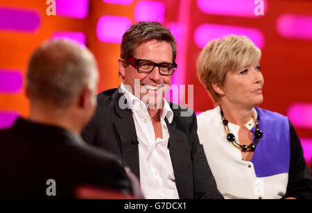 (Gauche-droite) Graham Norton, Hugh Grant et Emma Thompson pendant le tournage du Graham Norton Show, aux London Studios, dans le sud de Londres, devant être diffusé sur BBC One vendredi soir. Banque D'Images