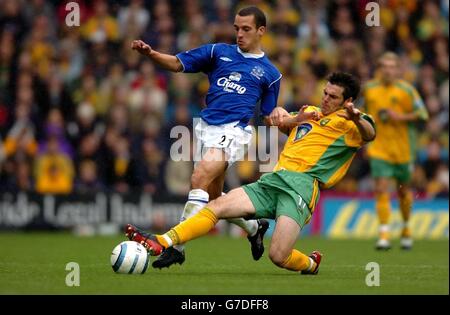 Marc Edworthy, de Norwich City, se présente à l'occasion du match de Barclays Premiership à Carrow Road, Norwich, le samedi 23 octobre 2004. Banque D'Images