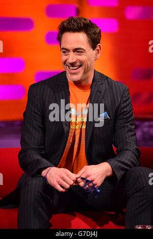 Robert Downey Jr pendant le tournage de l'émission Graham Norton, filmée aux London Studios, à Londres, devant être diffusée sur BBC One vendredi soir. Banque D'Images