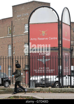 Le centre de réserve de l'Armée de terre sur South Africa Road, White City, Londres, qui aurait été scandé par des membres d'un gang qui ont comparu devant un tribunal dans le cadre d'un présumé complot terroriste pour tuer des policiers ou des soldats dans les rues de Londres. Banque D'Images