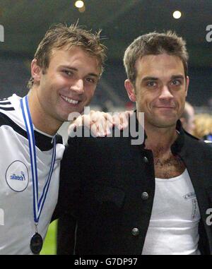 Robbie Williams - Sky One's 'Le Match' - Live Final - St James' Park, Newcastle-upon-Tyne Banque D'Images