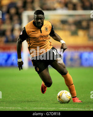 Football - Championnat Sky Bet - Wolverhampton Wanderers / Huddersfield Town - Molineux.Bakary Sako de Wolverhampton Wanderers, lors du match de championnat Sky Bet au Molineux, Wolverhampton. Banque D'Images