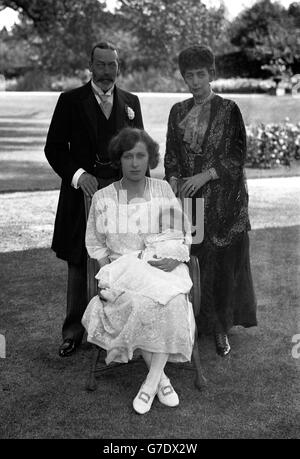 Famille royale britannique - Le Roi George V, la reine Alexandra & La Princesse Marie, comtesse de Harewood - Londres - 1923 Banque D'Images