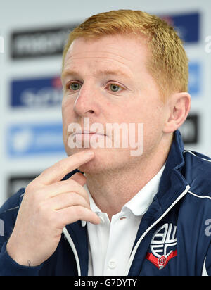 Neil Lennon, le directeur de New Bolton Wanderers, est dévoilé lors d'une conférence de presse au stade Macron, à Reebok. Banque D'Images