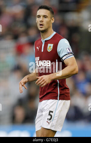 Football - Barclays Premier League - Burnley / Sunderland - Turf Moor. Jason Shackell, Burnley Banque D'Images